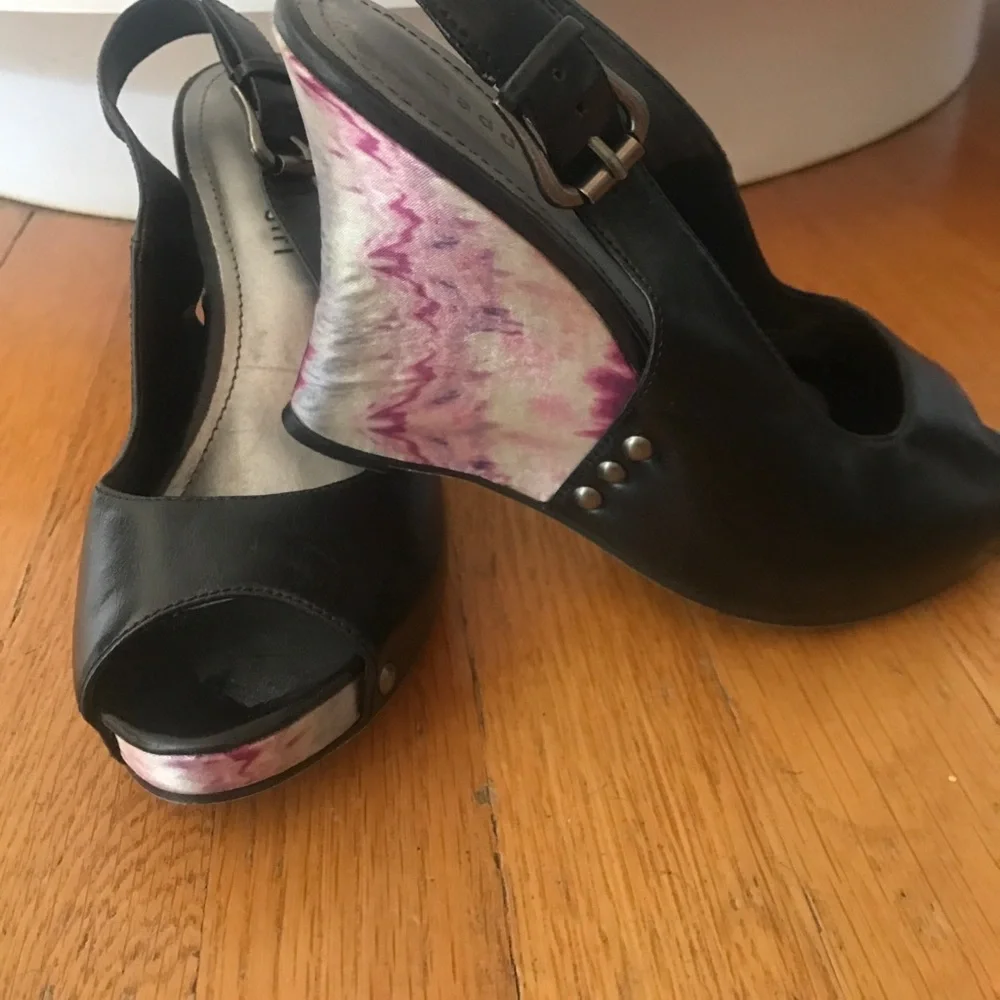 Madden Girl by Steve Madden Black Purple Wedge Sandals